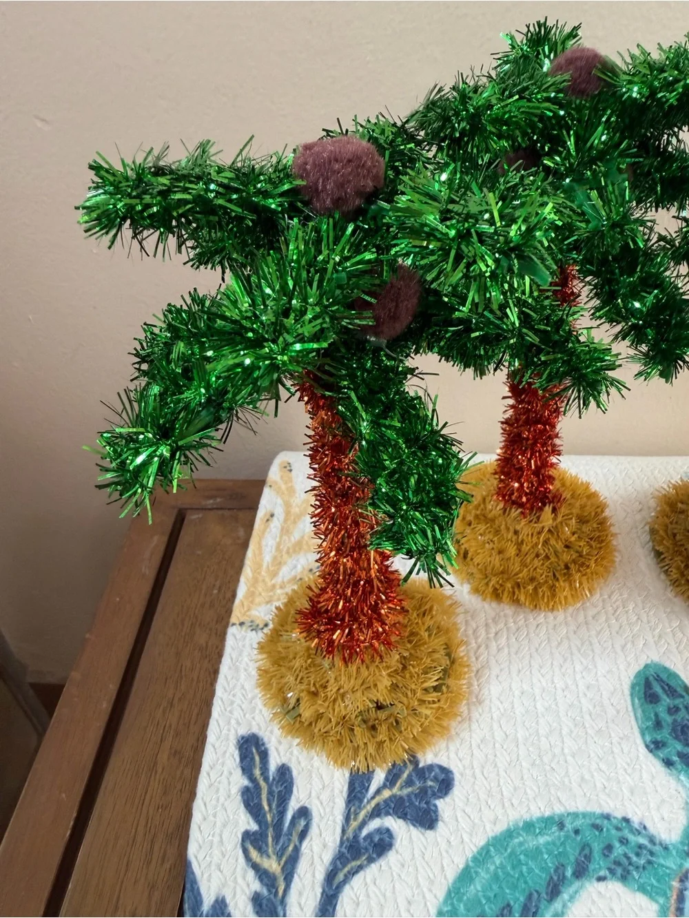Palm Tree 3D Table Decor - Green & Gold Tinsel Set of 4